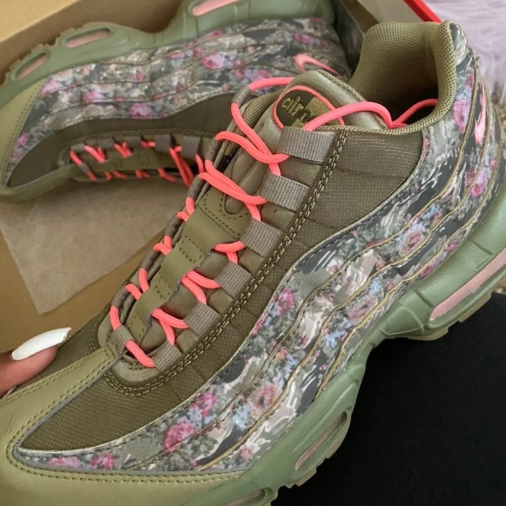 Nike Air Max 95 Floral Neutral Olive